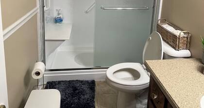 3-bedroom house in marvelous Morehead City with AC comfort