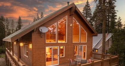 The New Minglewood - a Beautiful 4-bedroom house with Hot Tub