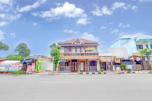 Mặt tiền nơi lưu trú