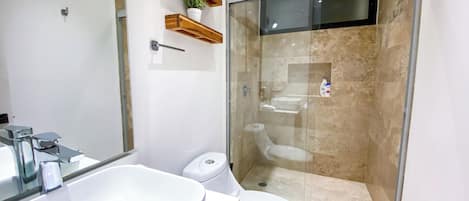 Apartament de disseny, 2 dormitoris, balcó, vistes al jardí | Bany