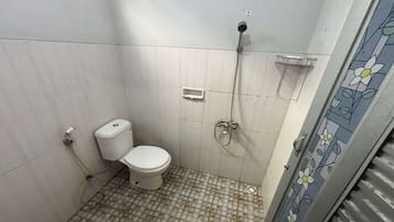Standard Double Room | Bathroom | Shower