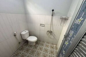 Habitación doble estándar | Baño | Regadera 