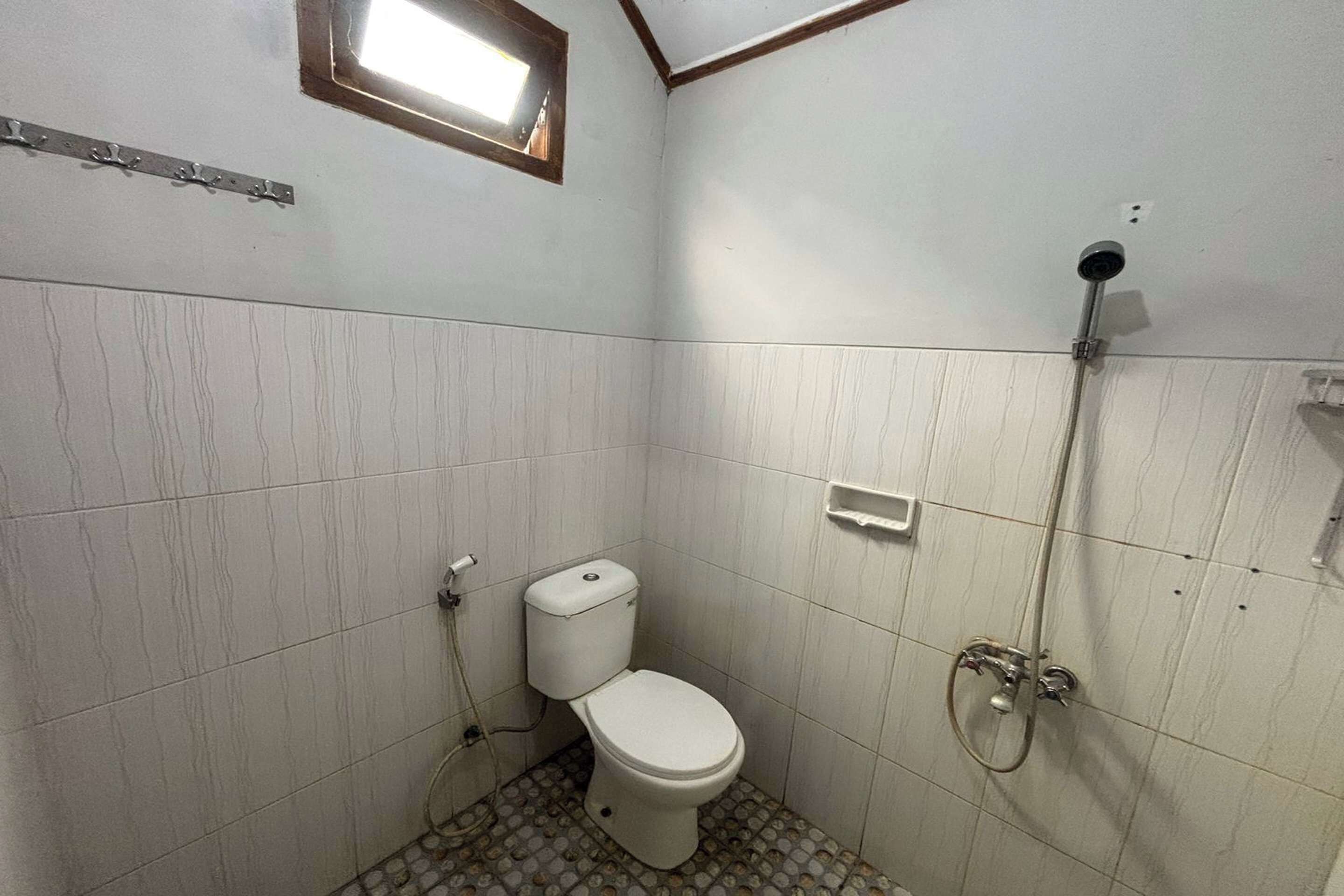 Standard Double Room | Bathroom | Shower