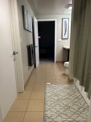 Interior - Prime DTLA Stay - Steps to Crypto Arena & Convention Center (Los Angeles)