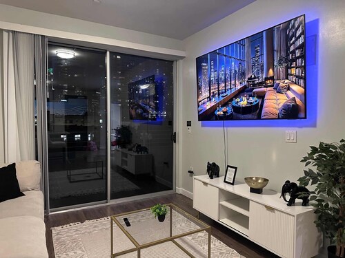 Prime DTLA Stay by Crypto Arena & Convention Center