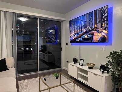 Prime DTLA Stay by Crypto Arena & Convention Center