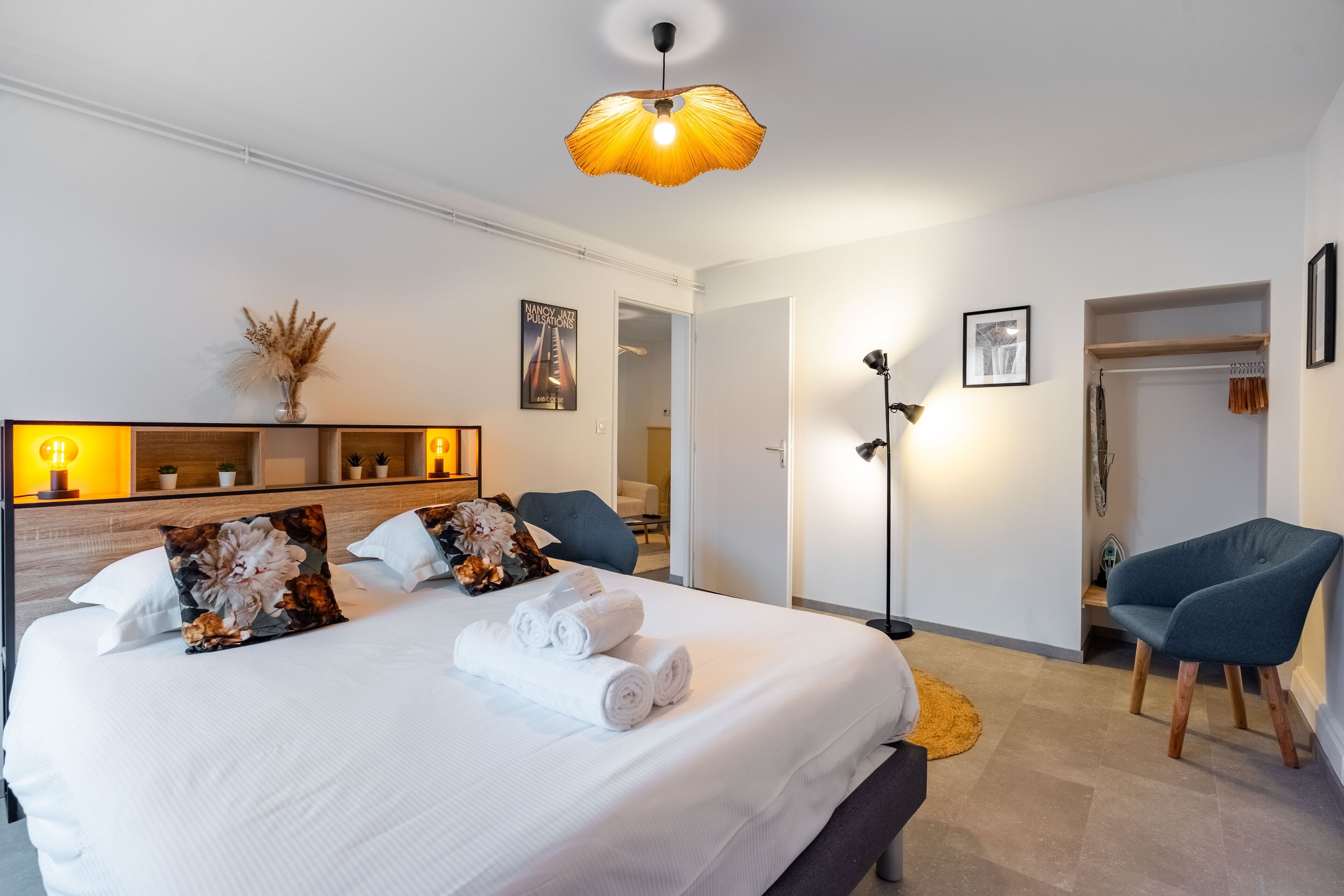 Iron/ironing board, free WiFi, bed sheets