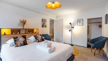 2 bedrooms, iron/ironing board, WiFi (free), bed sheets