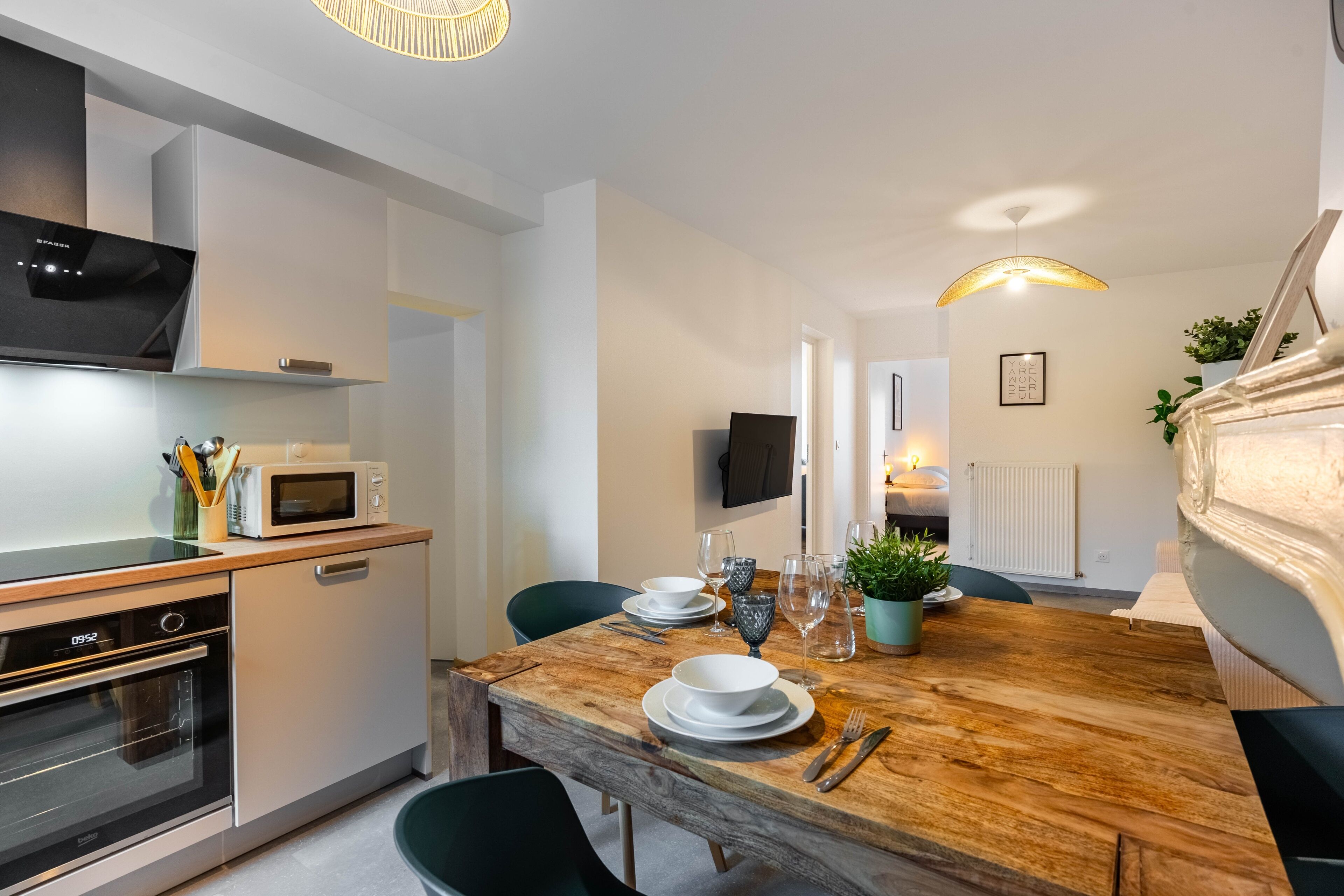 Fridge, microwave, oven, coffee/tea maker