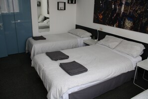 خدمة الإنترنت وملاءات أسرّة