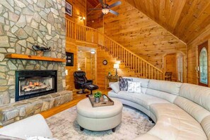 TV, fireplace, ping pong - Lionheart Cabin-Majestic Mountain Escape,Game Room (Maggie Valley)