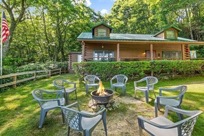 Property grounds - Sasha’s Hidden Creek Cabin-Magical Views, 12 Acres (Maggie Valley)