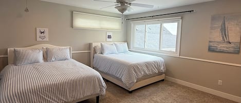 5 bedrooms, desk, iron/ironing board, travel cot