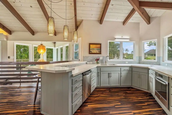 Microonde, forno, piano cottura, lavastoviglie