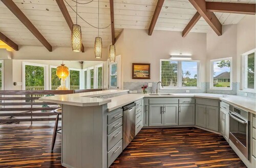 Custom star shaped 4bedroom 4bath home on 9th hole with mountain-waterfall views