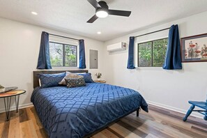 Desk, iron/ironing board, WiFi, bed sheets - The Highview-Stylish Charm, View! Amazing Location (Maggie Valley)