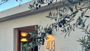 Apt 403