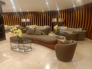 Lounge - Len's Den2 1BR Condo Mall of Asia, Pasay Manila (Pasay)