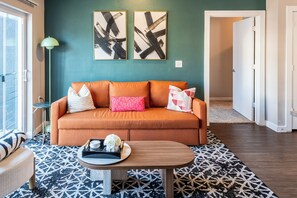 TV - 1st Floor - Pool, Gym, Dog Park, Parking near DTA (Cedar Park)