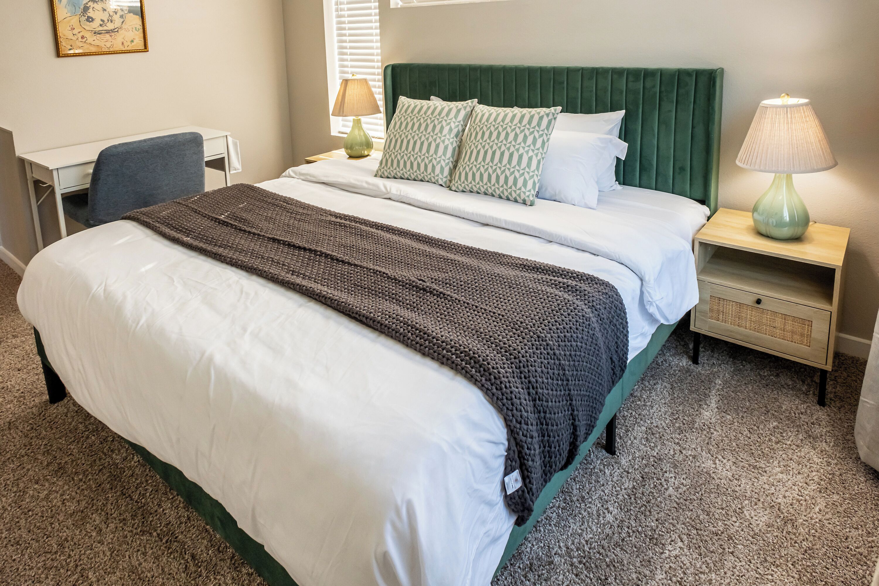 Iron/ironing board, WiFi, bed sheets