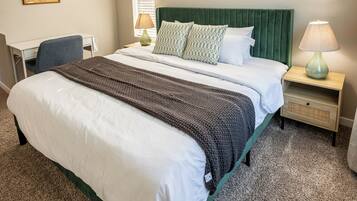 Iron/ironing board, WiFi, bed sheets