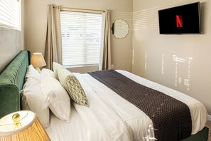 Iron/ironing board, WiFi, bed sheets - 1st Floor - Pool, Gym, Dog Park, Parking near DTA (Cedar Park)