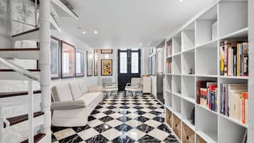 Appartement | Woonruimte | Een 32-inch ledtelevisie met digitale zenders