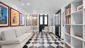 Apartment | Living area