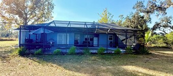 4BR/3BA Family & Pet-Friendly Oasis Near Downtown