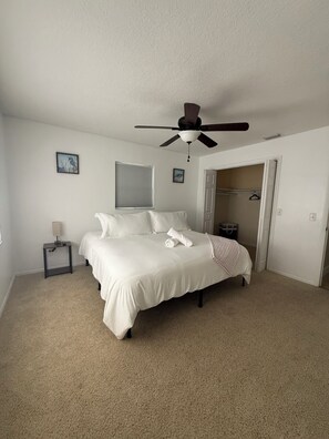 4 habitaciones, tabla de planchar con plancha, wifi y ropa de cama 