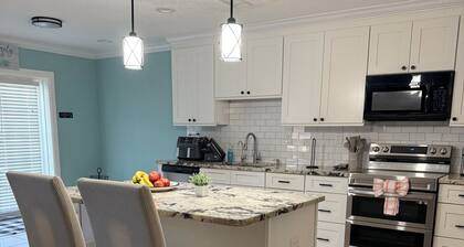 4BR/3BA Family & Pet-Friendly Oasis Near Downtown