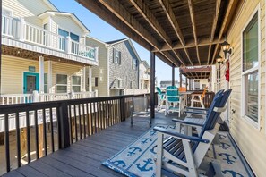 Terrace/patio - Barefoot Ocean View-GolfCart | Linens | OceanLakes (Horry County)