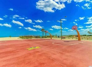 Sports court - Barefoot Ocean View-GolfCart | Linens | OceanLakes (Horry County)