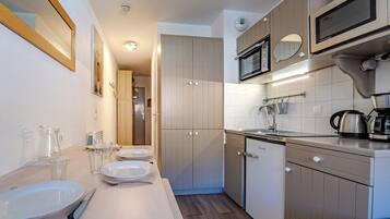 Departamento estándar, vista a la montaña | Servicio a la habitación