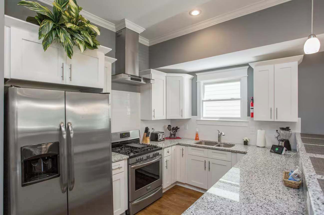 冰箱、微波炉、烤箱、炉灶