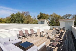 Outdoor dining - Spacious Nashville Family Home| Perfect for Groups (Nashville)