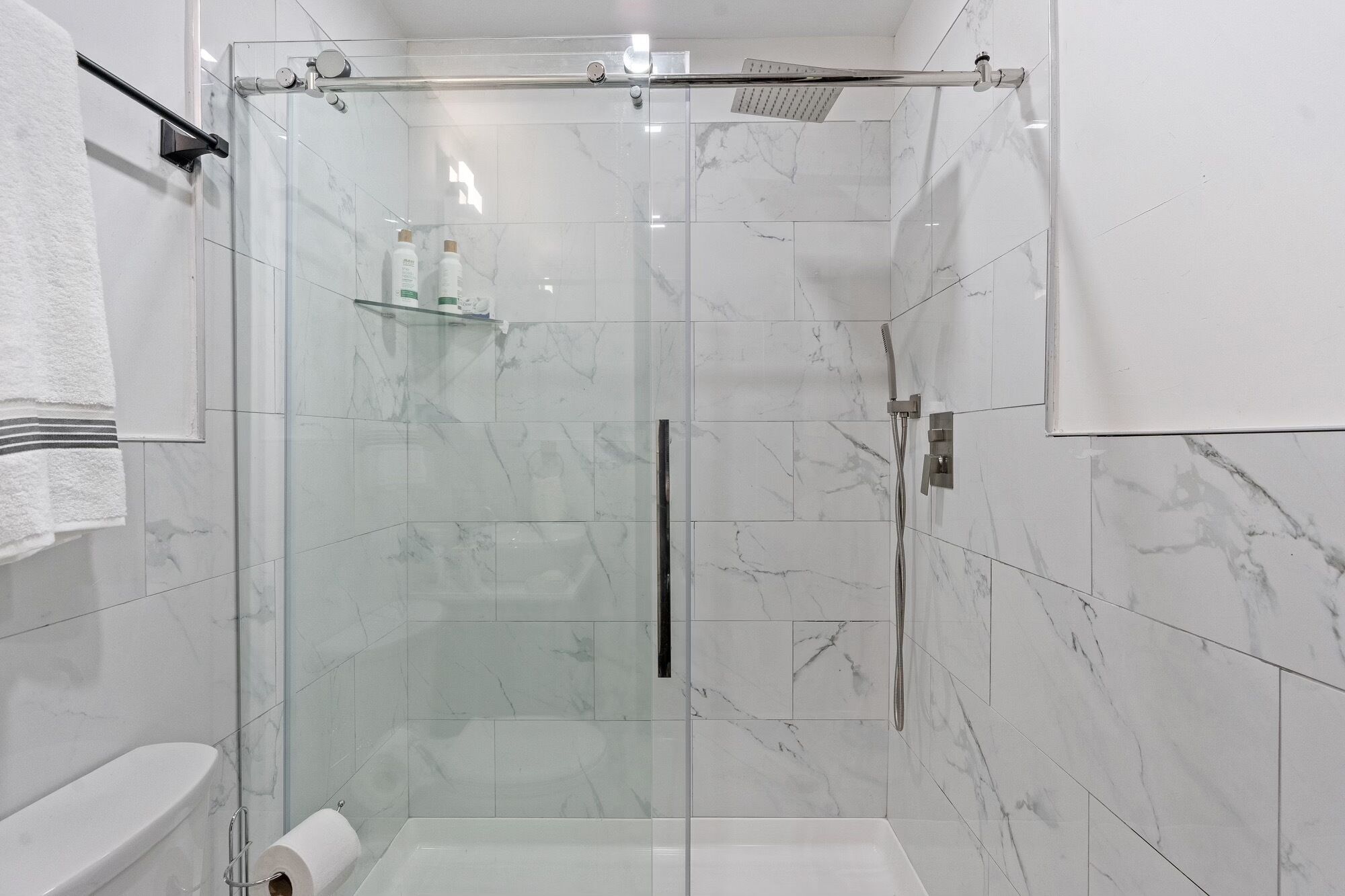 Ducha del cuarto de baño