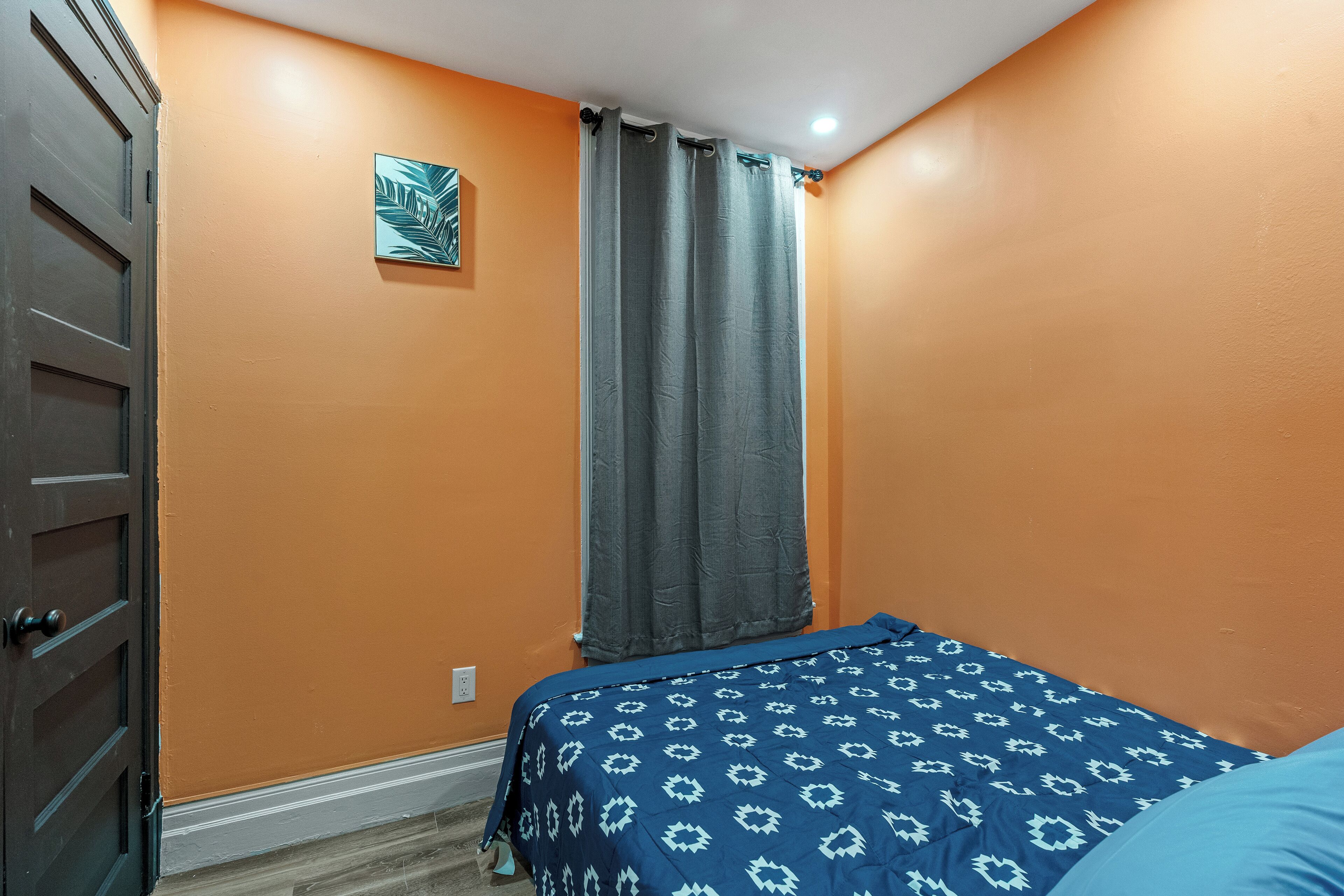 Cortinas blackout, tabla de planchar con plancha y wifi gratis 