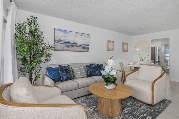 Living area - Beach Luxury Retreat • Walk to Beach & 5th Ave (Naples)