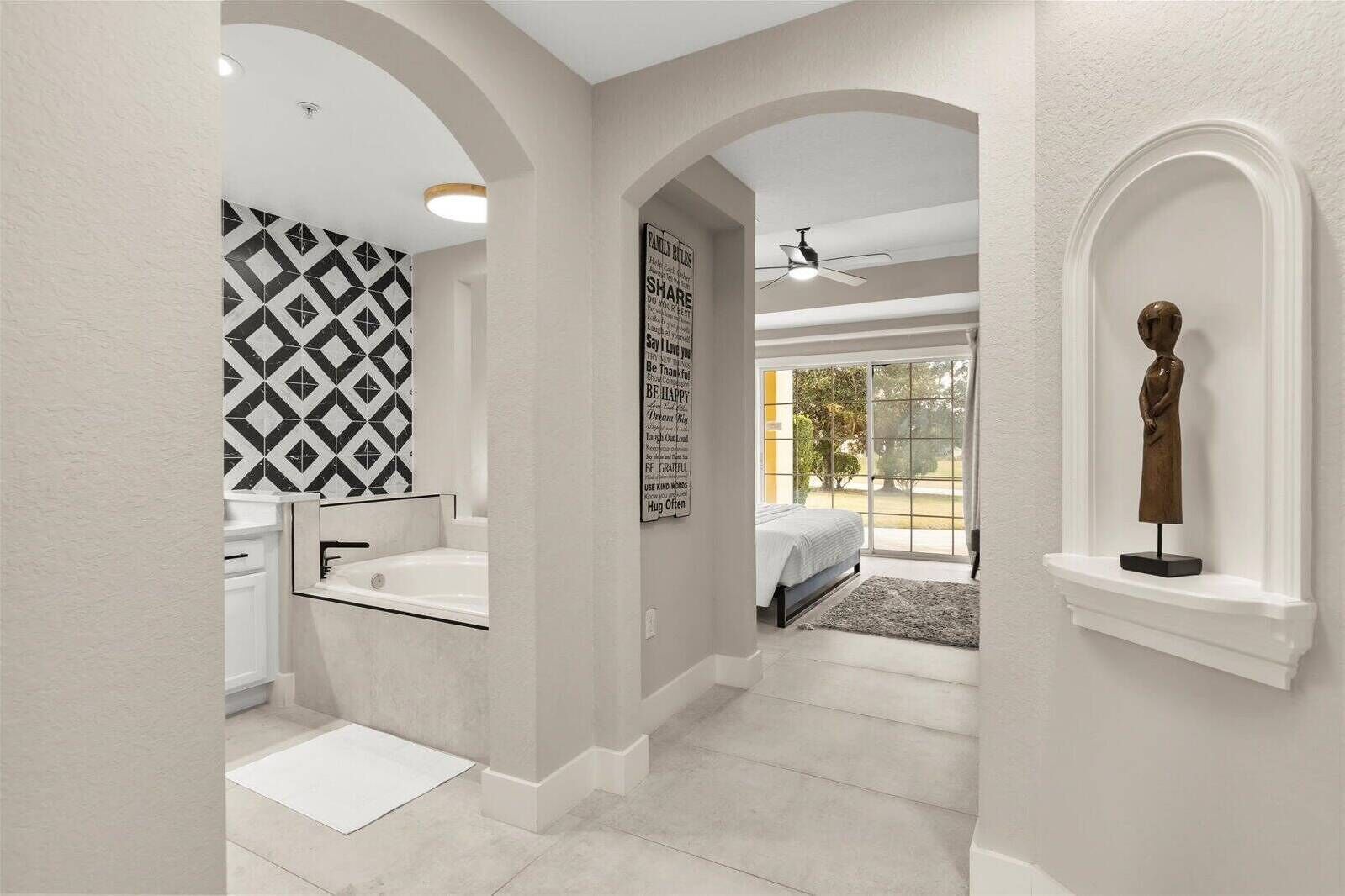 Fer et planche à repasser, Wi-Fi, draps fournis