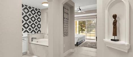 Fer et planche Ă repasser, Wi-Fi, draps fournis