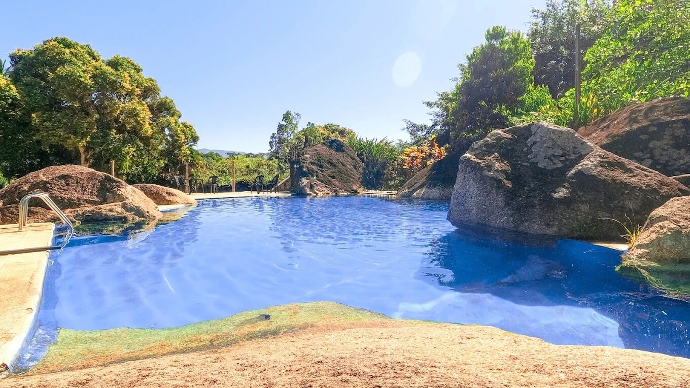 2 piscinas externas