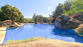 2 piscinas externas