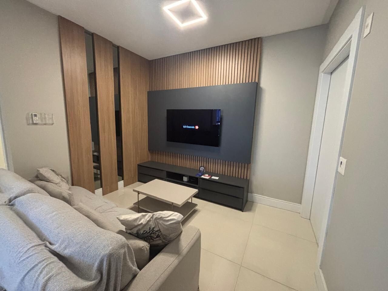 Basic Apartment | Living area