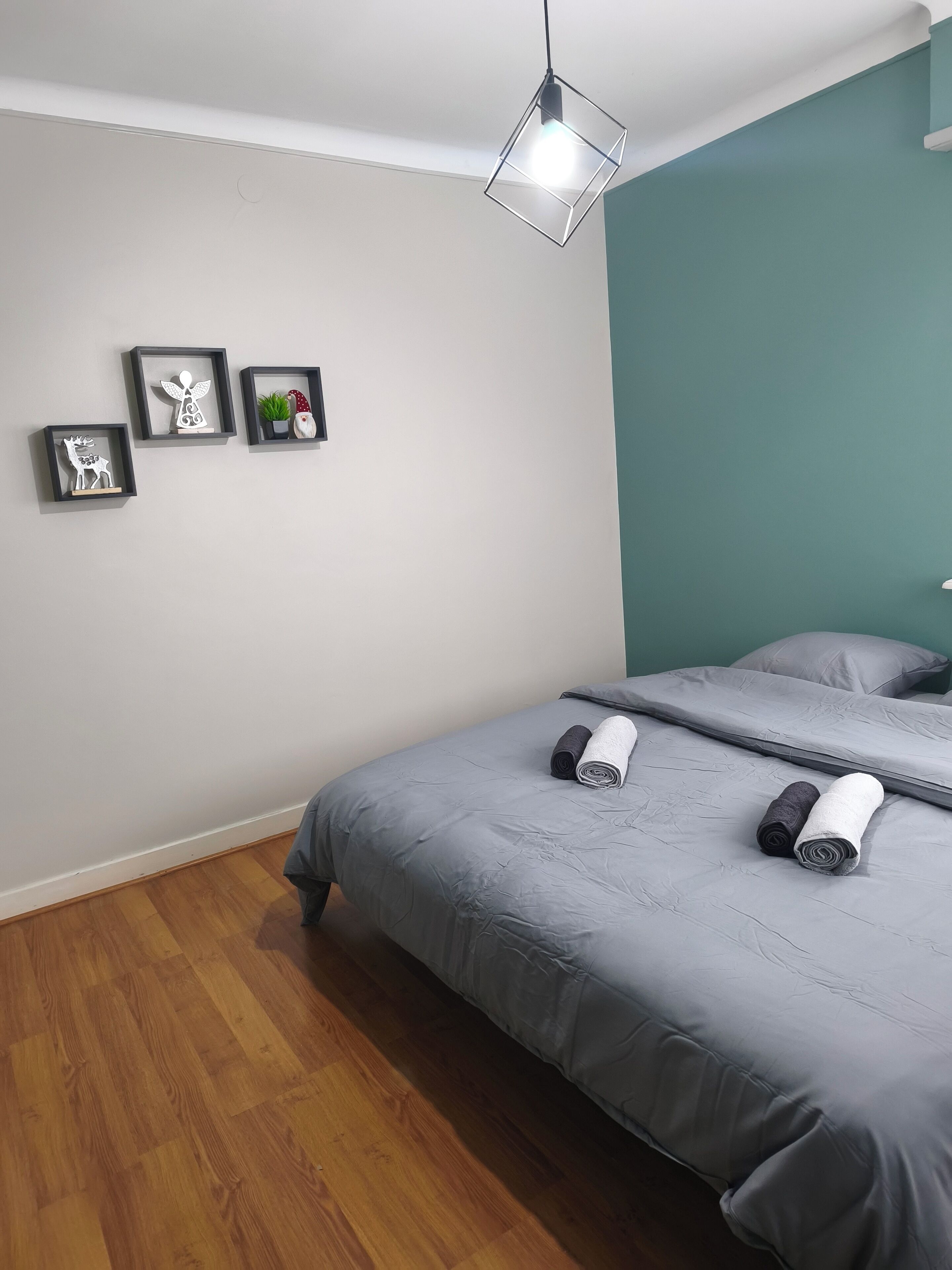 Internet, bed sheets