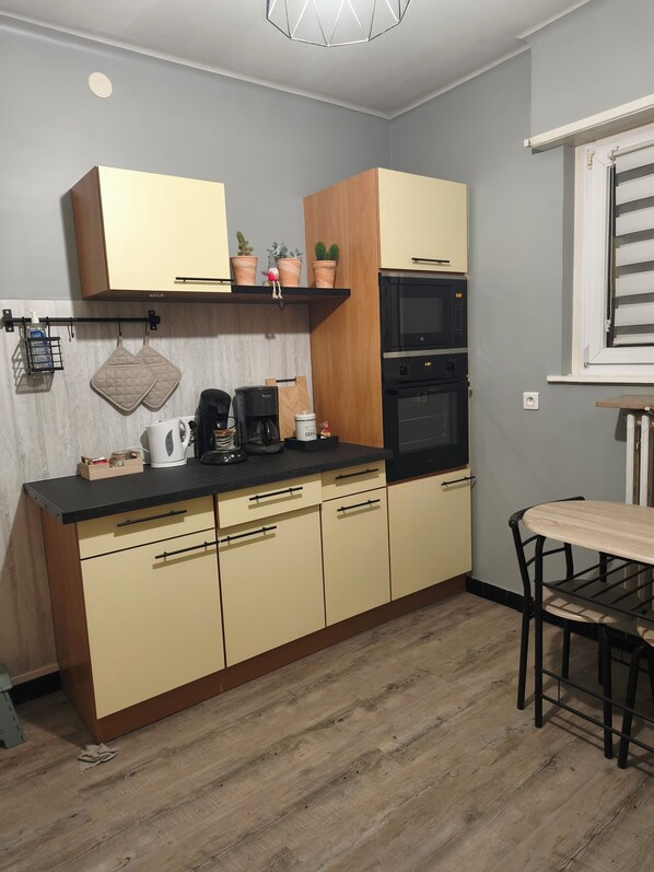 Private kitchen - Beautiful house in quiet neighborhood with parking (Colmar)