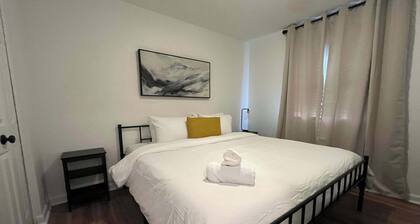 Fully Furnished 2BR Town Home|King Bed|Parking