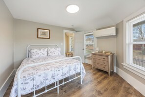 Strykjärn/strykbräda, wi-fi och sängkläder