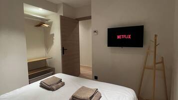 1 bedroom, iron/ironing board, free WiFi, bed sheets