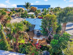 Exterior - Charming Beach Cottage Near Singer Island and Peanut Island Ferry (Riviera Beach)